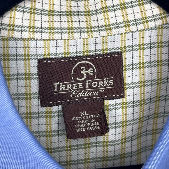 Lot of (2) Three Forks Dress Shirts - Picture 13 of 13